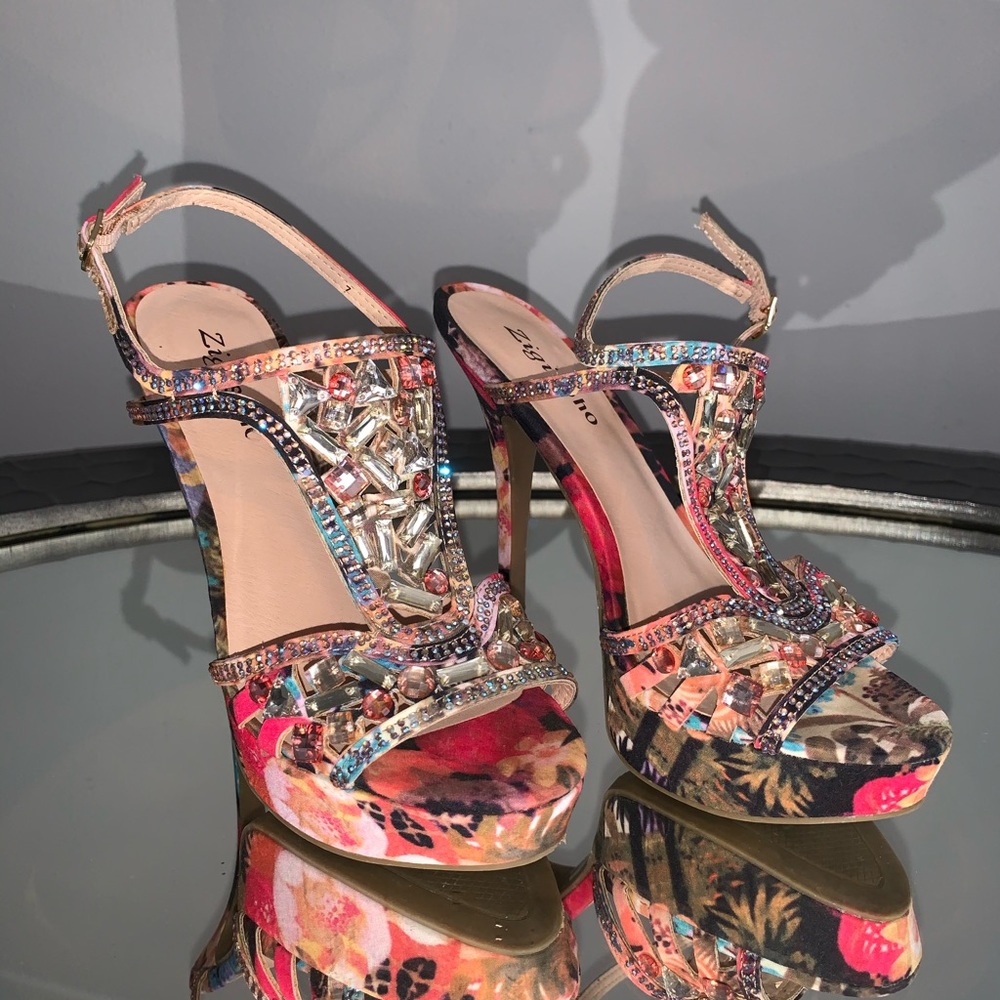 Zigi Soho STUNNING  Floral Jewel Platform